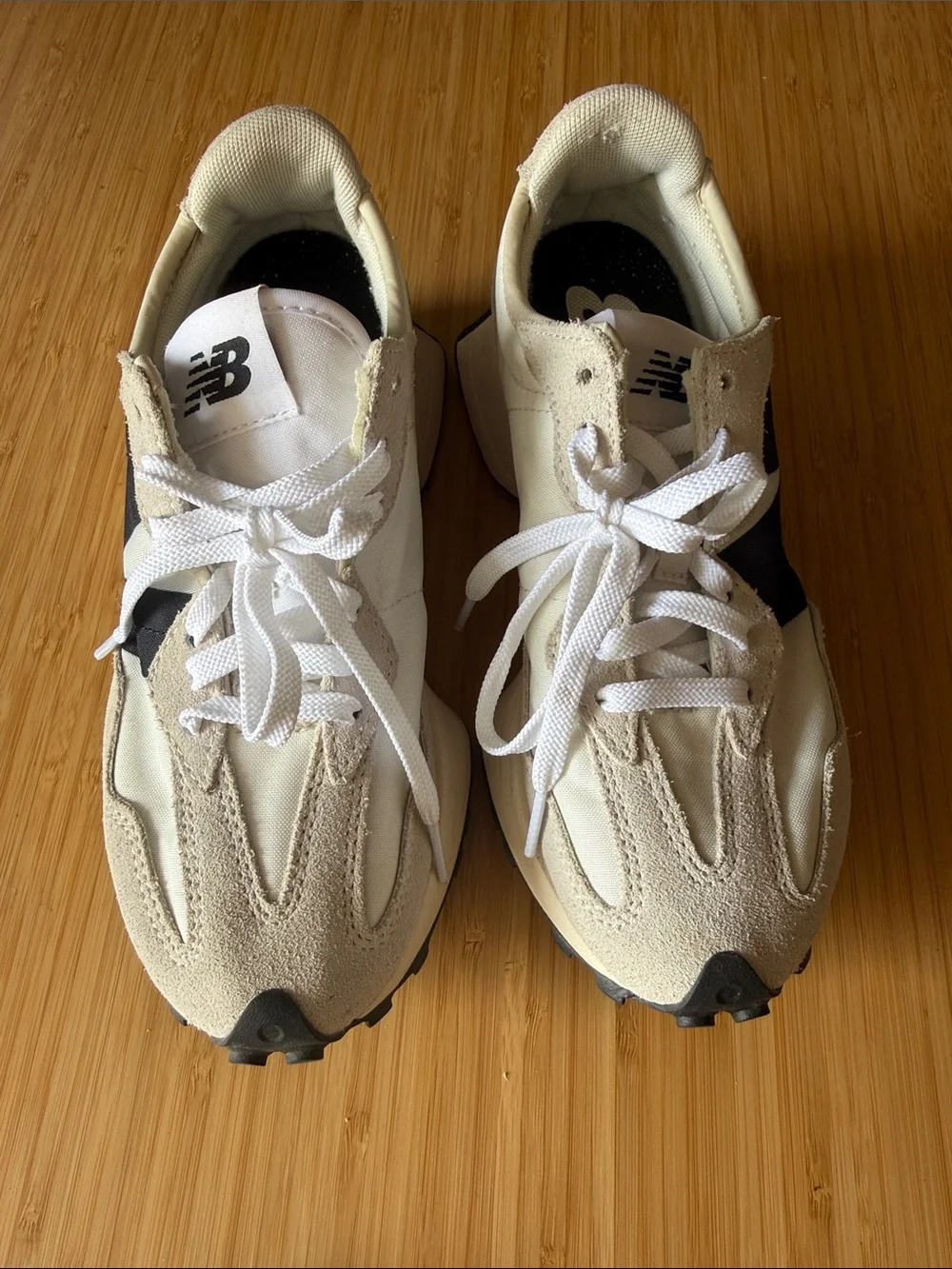 NWOT New Balance women’s 327 Cream & Black Retro-Style Runner Sneakers